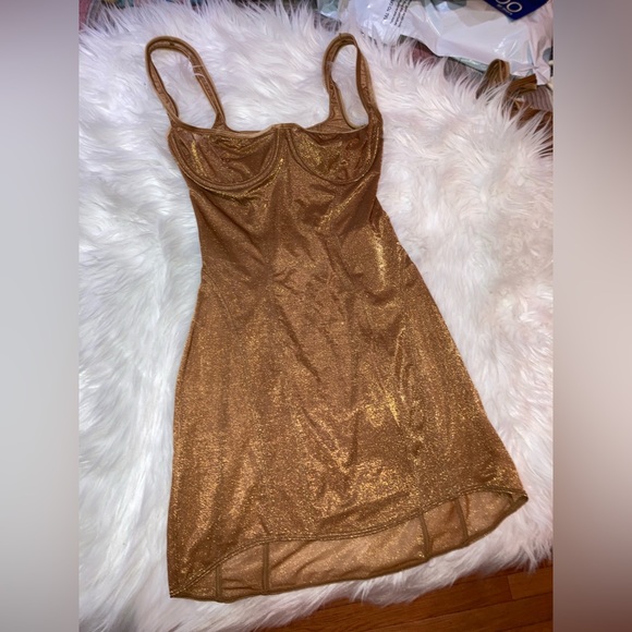 RARE SKIMS Glissenette Corset Mini Dress NWT Chai Bodycon Gold Medium Left ONLY - Picture 9 of 11